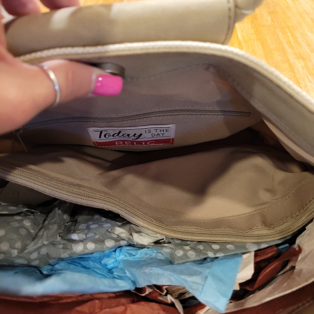 💮NWT~ RELIC TOTE BAG - Picture 5 of 8